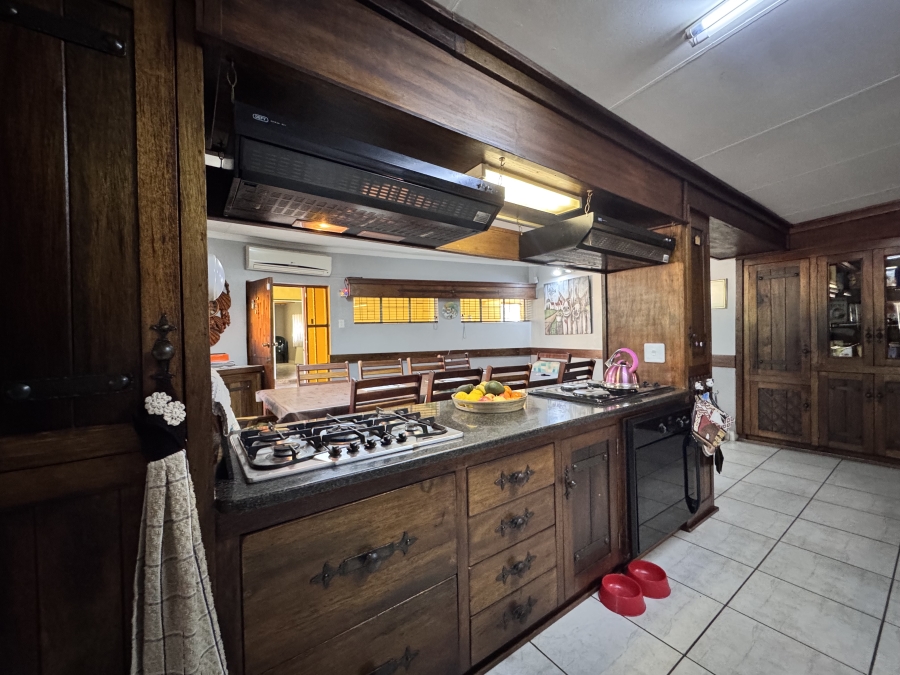 8 Bedroom Property for Sale in Meiringspark North West